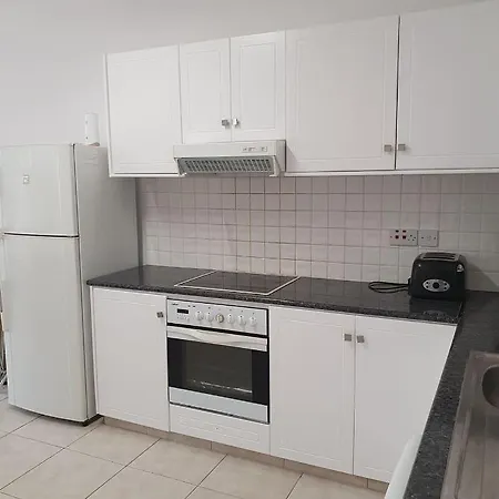 Apartment Central Gem - 10 Min Walk To The Sea, Harbor And Mall Paphos