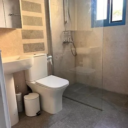 Apartment Central Gem - 10 Min Walk To The Sea, Harbor And Mall Paphos